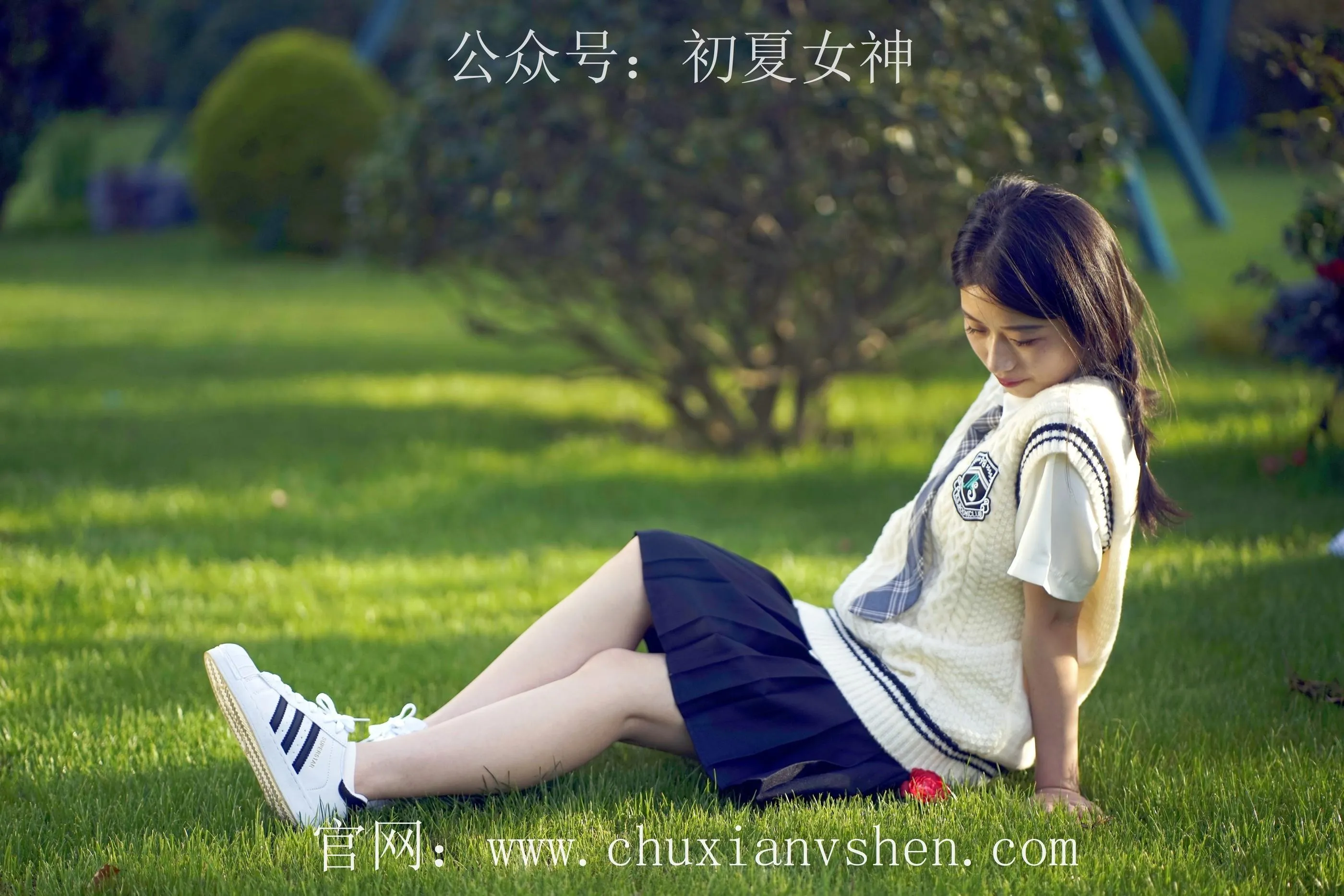 初夏女神 NO.061 念念 春秋JK套搭配三叶草贝壳头鞋 [115P]插图